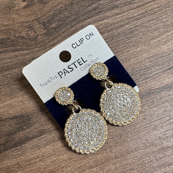 Jewelry - Circle Dangle Clip On Earrings